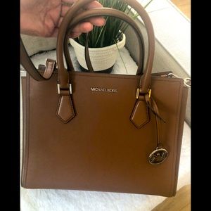 Michael Kors | Beautiful leather handbag